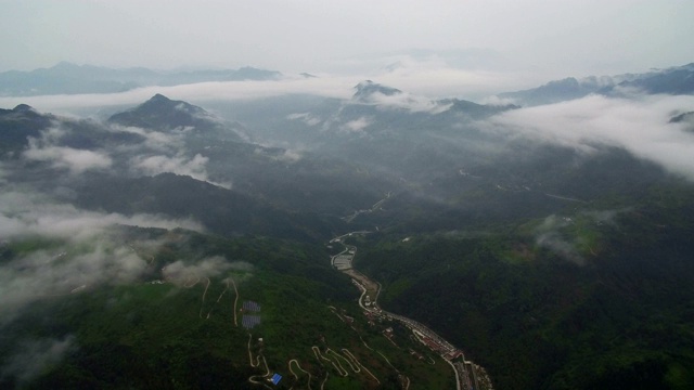 秦岭山村鸟瞰图，陕西，中国。视频素材