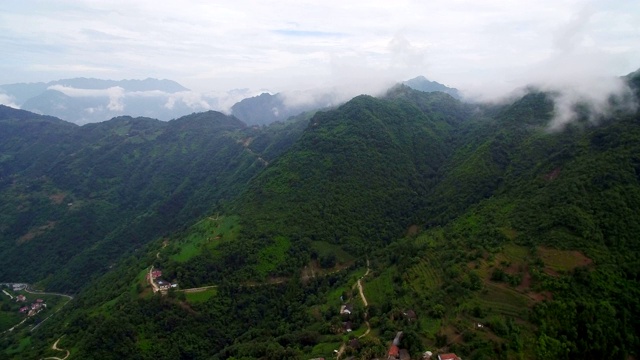 秦岭山村鸟瞰图，陕西，中国。视频素材