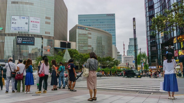 4K缩小延时。日本东京银座十字路口视频素材