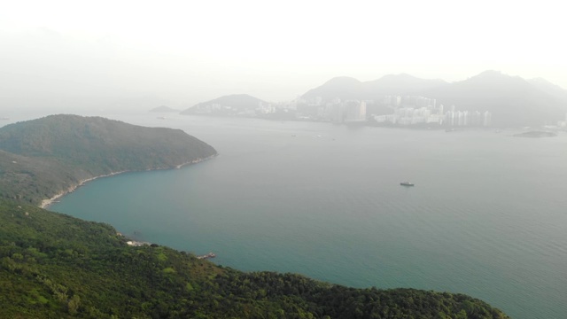 翠绿的海水把南丫岛和香港隔开。视频下载