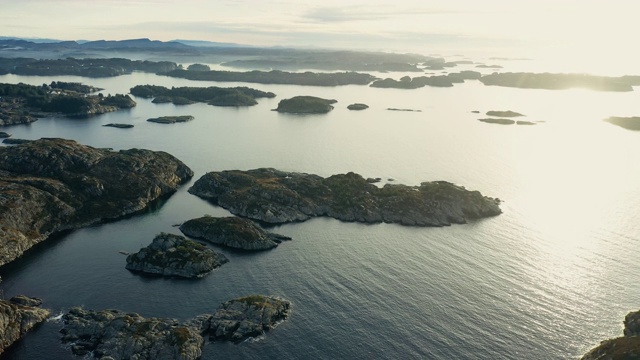 无人机拍摄:挪威的大海和峡湾视频素材