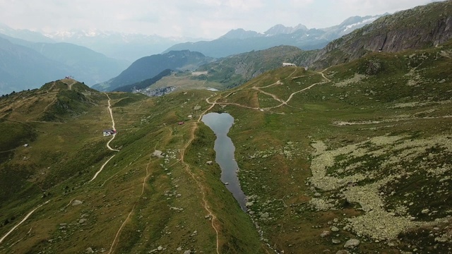 瑞士山上的一个湖——Bettmeralp Aletsch视频素材