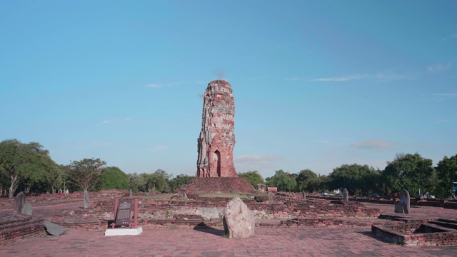 泰国大城府娄卡苏塔拉寺宝塔视频素材