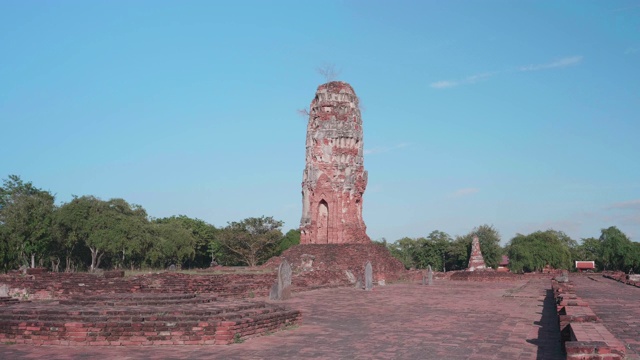 泰国大城府娄卡苏塔拉寺宝塔视频素材