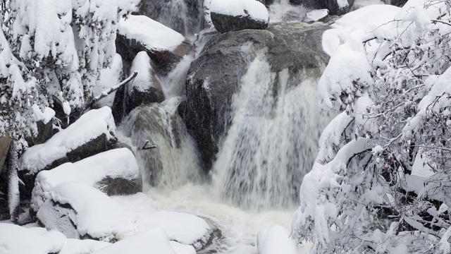 优山美地国家公园的雪景视频素材