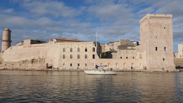 圣让堡和vieux港，马赛，Bouches-du-Rône，法国。视频素材