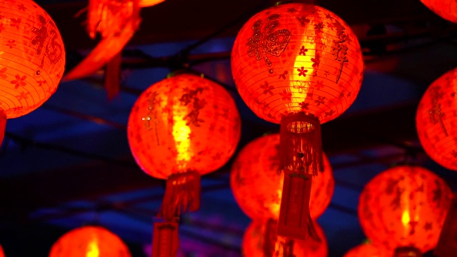 中国灯笼在新年的日子视频素材画面1