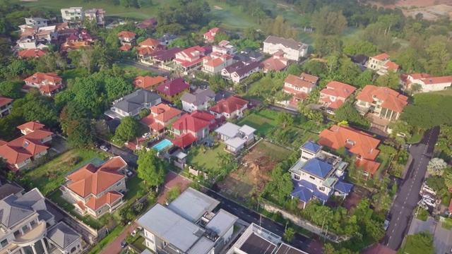 从上到下高空鸟瞰住宅区。视频素材