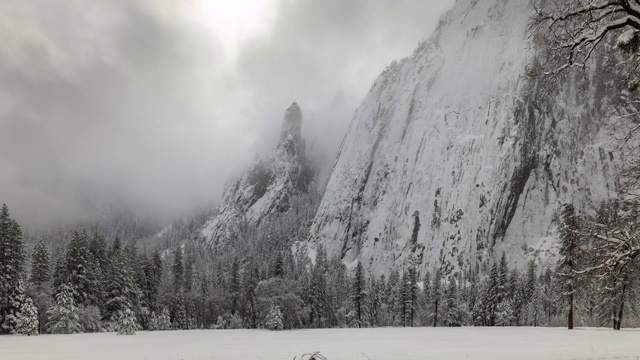 约塞米蒂国家公园冬天的雪景视频素材