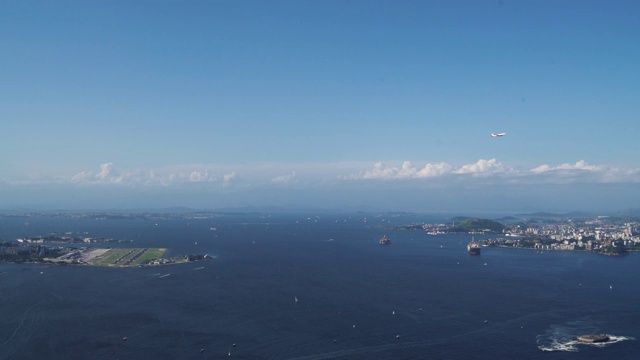 桑托斯杜蒙机场和瓜纳巴拉湾在里约热内卢de Janeiro -全景视频素材