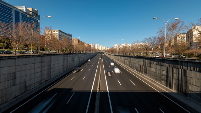 马德里高速公路的延时拍摄视频素材