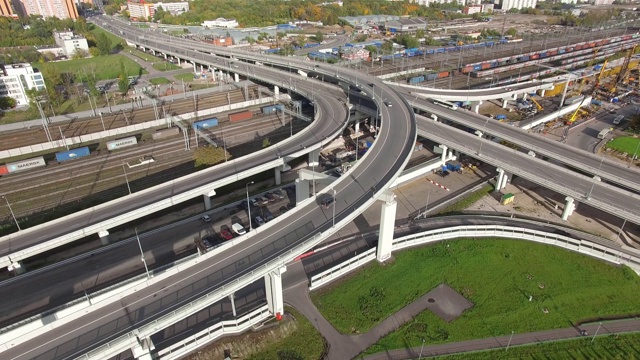 莫斯科的多层公路交汇处，鸟瞰图视频素材