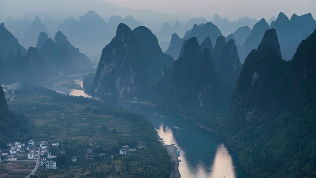 中国桂林山水景观的高视角视频素材画面2