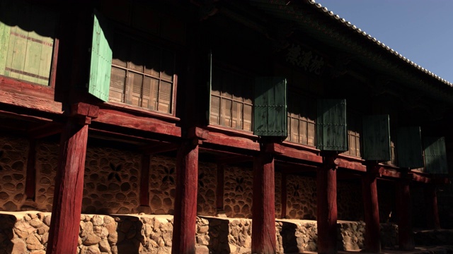 韩国全罗南道顺天寺松光沙寺撒花楼柱视频素材