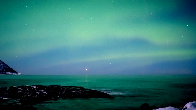 北极光，北极光或北极光出现在北极地区的夜空中视频素材画面3