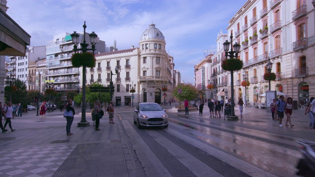 西班牙安达卢西亚，格拉纳达，Calle Reyes Catolicos人行道视频素材