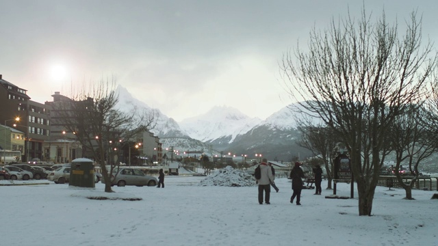 阿根廷火地岛冬初的乌斯怀亚景观。视频素材