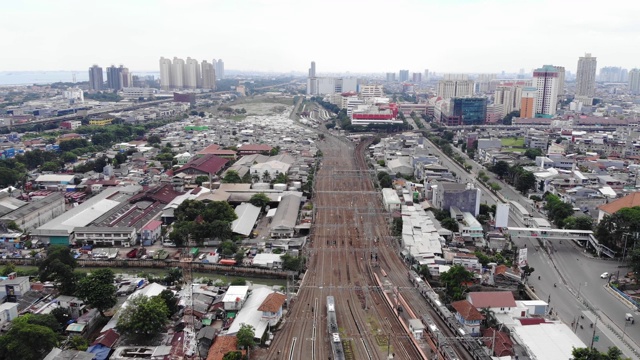 新冠肺炎大流行期间雅加达哥达火车站4K鸟瞰图视频下载