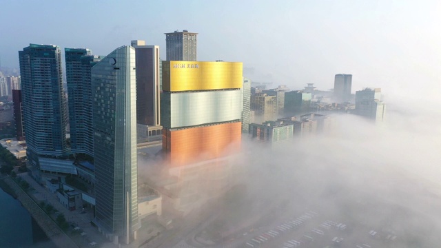 中国澳门现代摩天大楼的无人机视角视频素材画面3
