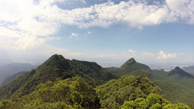 在里约热内卢的鹦鹉峰。视频素材