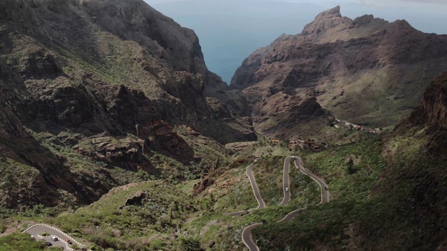 绿色的火山山脉视频下载