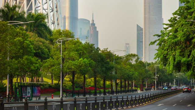 夏夜广州市中心繁忙的交通街道时光流逝全景4k中国视频素材