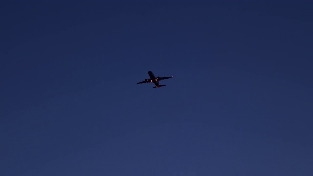 在天空中驾驶飞机视频素材