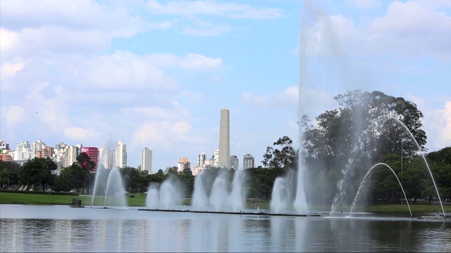 巴西Ibirapuera公园的喷泉表演视频素材