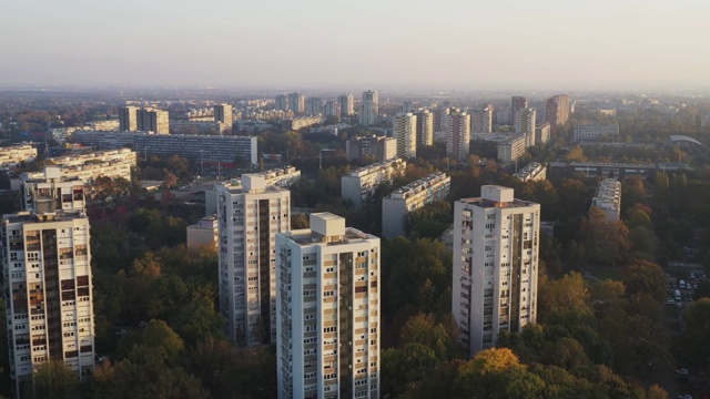 克罗地亚，萨格勒布市，诺维萨格勒布的住宅楼视频素材