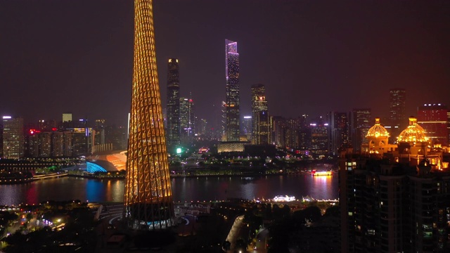 夜间照明广州市市中心著名塔空中全景4k中国视频素材画面2
