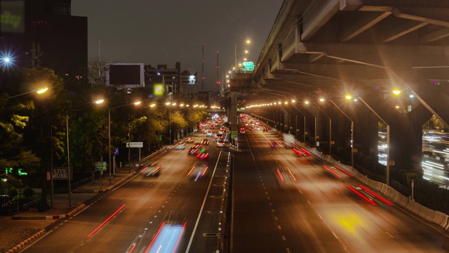 时间流逝，泰国曼谷夜间交通堵塞。视频素材