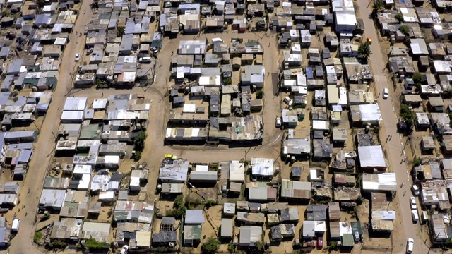 住在狭小的地方视频素材