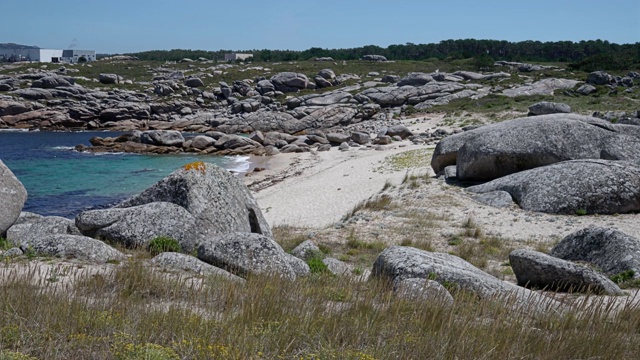 西班牙大西洋海岸Ribeira Cabo Falcoeiro的地质构造视频素材