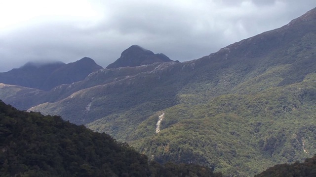 新西兰米尔福德湾峡湾视频素材