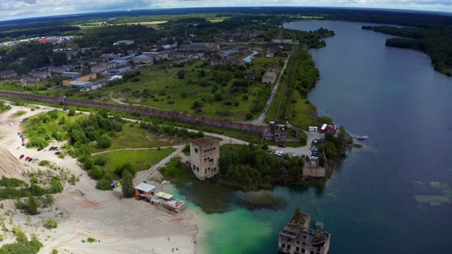 爱沙尼亚鲁姆的废弃采石场。土地风景。视频素材