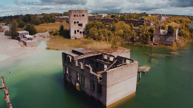 爱沙尼亚鲁姆的废弃采石场。土地风景。视频素材