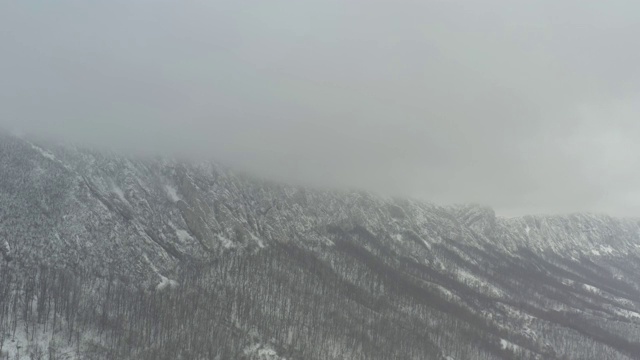 Veliki Krs山顶冬季大雪，4K航拍视频视频素材