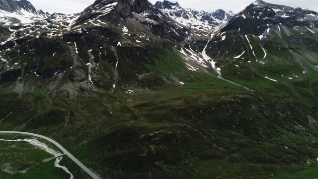 高角度平移镜头显示Julier Pass，瑞士视频素材