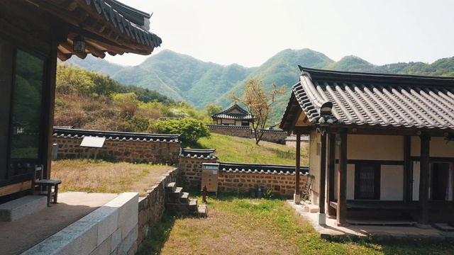 Hanok(传统的韩国房子)位于韩国庆尚北道，南am Head house / Andong-si视频素材