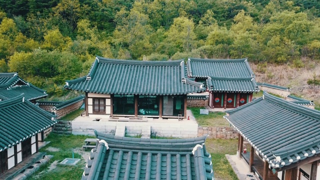 Hanok(传统的韩国房子)位于韩国庆尚北道，南am Head house / Andong-si视频素材