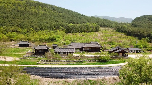 Hanok(传统的韩国房子)位于韩国庆尚北道，南am Head house / Andong-si视频素材