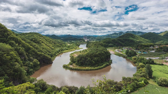 韩国江原道长南村的朝鲜半岛形悬崖视频素材