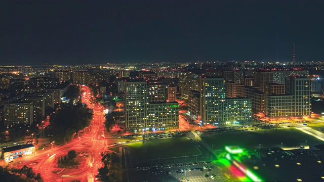 美丽的城市夜景鸟瞰图。hyperlapse视频素材