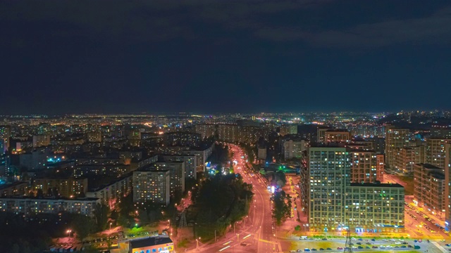 飞机上方风景如画的城市夜景。Hyperlapse视频素材