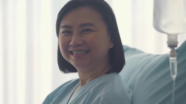积极的病人视频素材画面3