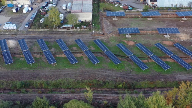 立陶宛建造现代太阳能发电站，架空视频素材