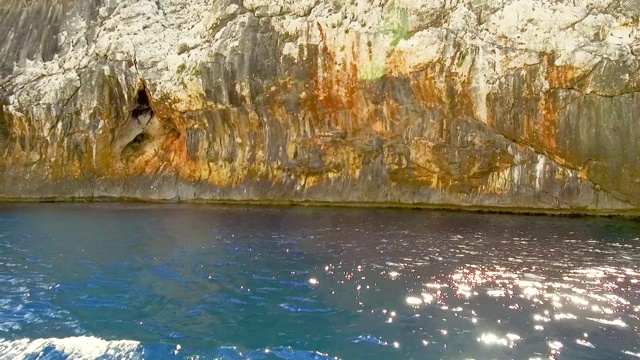 波图Cuau - Capo Monte Santo, Orosei海湾- Sardinia视频素材