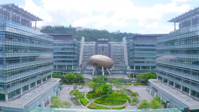 香港市内的现代化办公大楼视频素材画面2