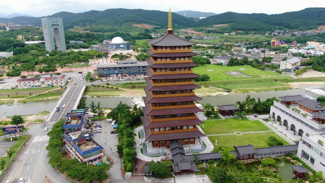 韩国庆尚北道庆州西黄金山寺遗址九层木塔视频素材