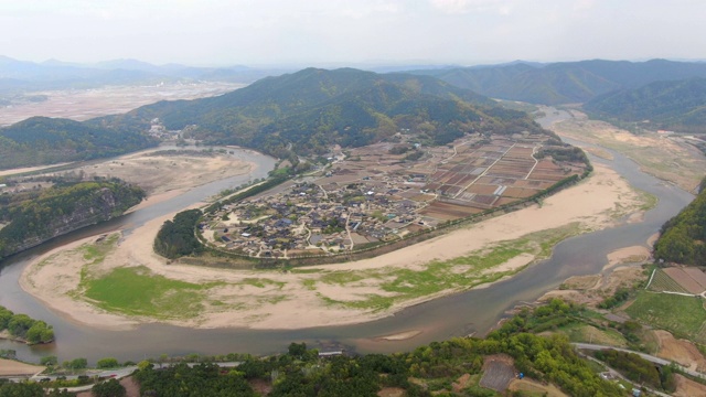 安东浩村、北台崖和Nakdonggang河/安东溪，庆相北道，韩国视频素材